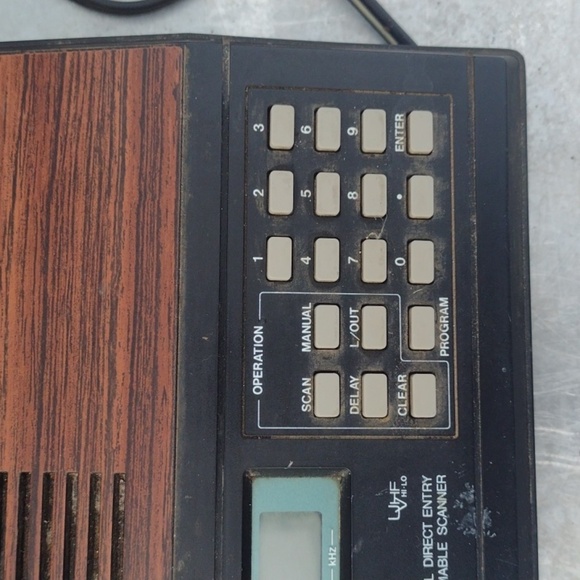 PRO-2011 Programmable Scanner - Black - Picture 2 of 4